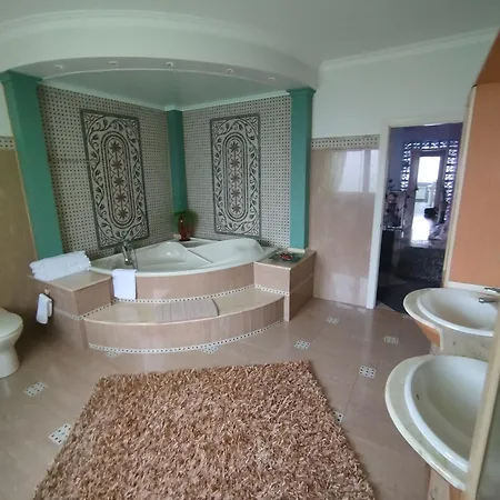 Al - Beco - Luxury With Pool *